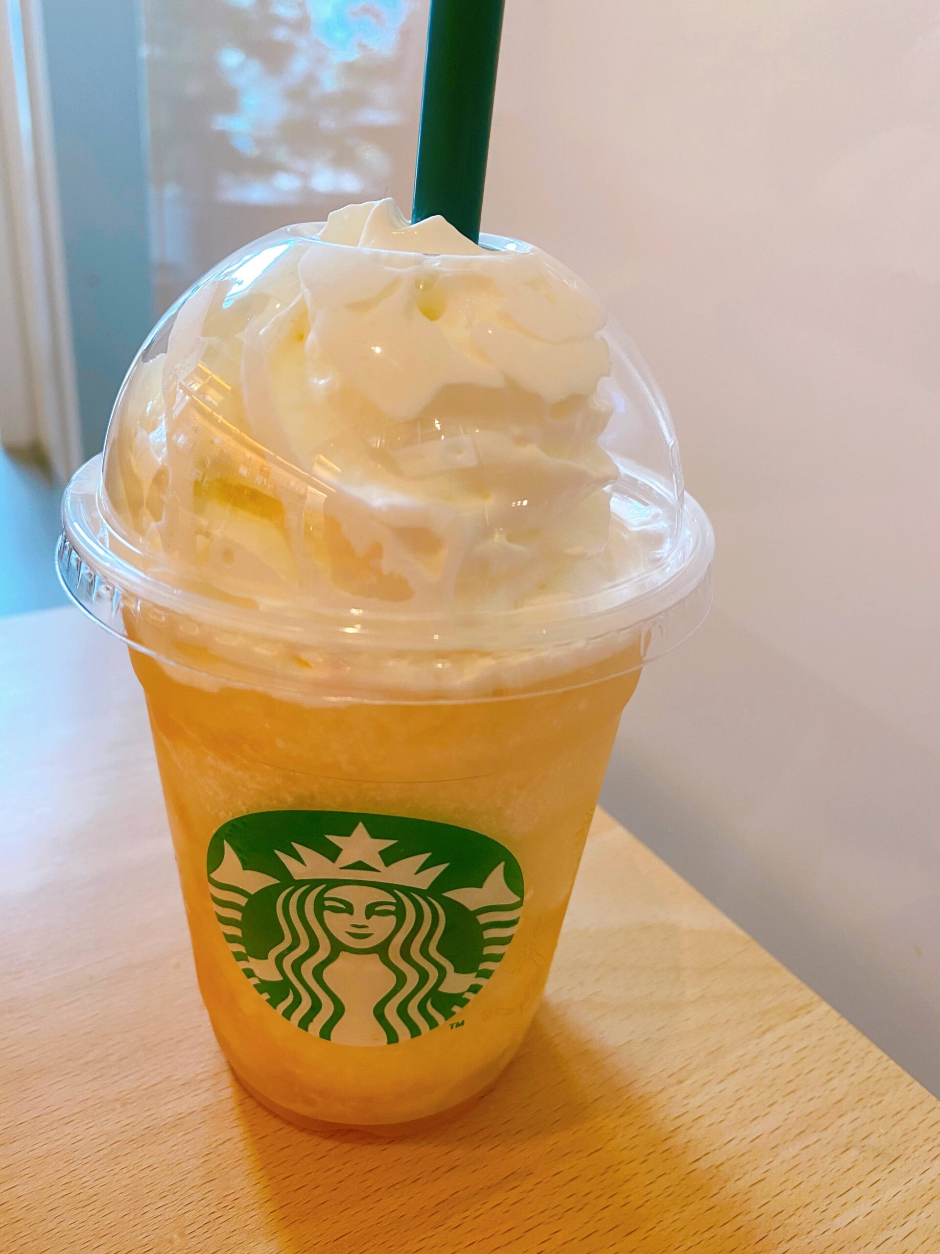 「ジューシーピーチフラペチーノ / Starbucks」